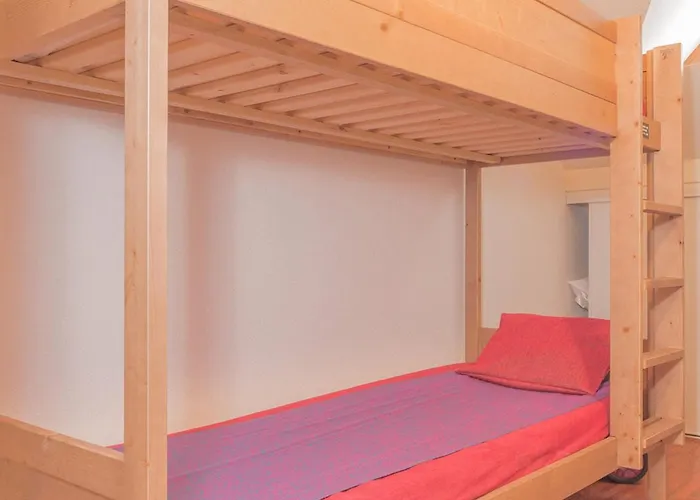 2 Pieces Avec Balcon Et Piscine - Fr-1-504-148 Vignec